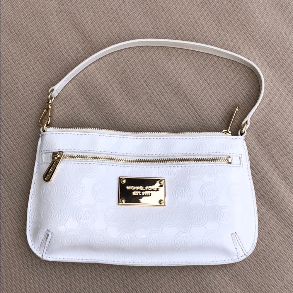 Authentic Michael Kors White Wristlet!